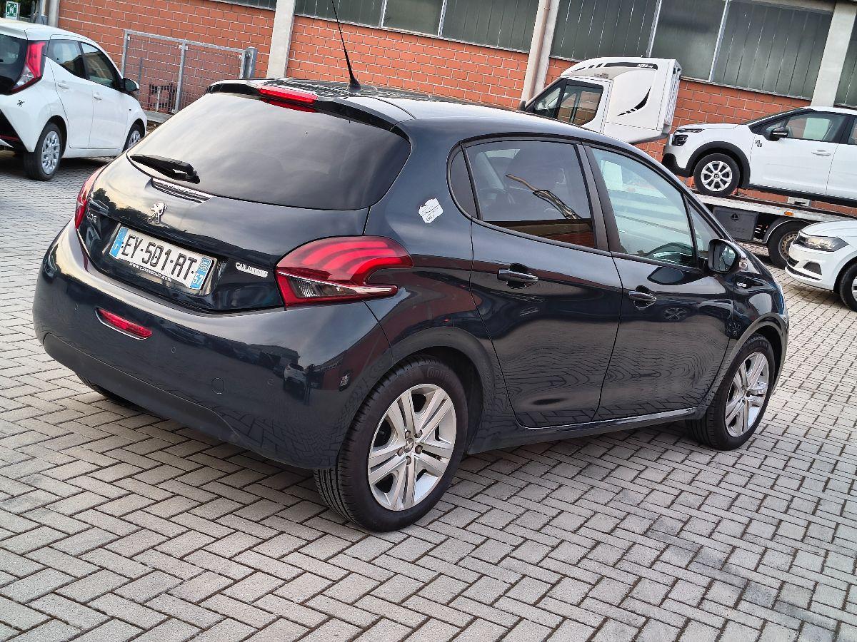 PEUGEOT - 208 - PureTech 82 5p. Allure