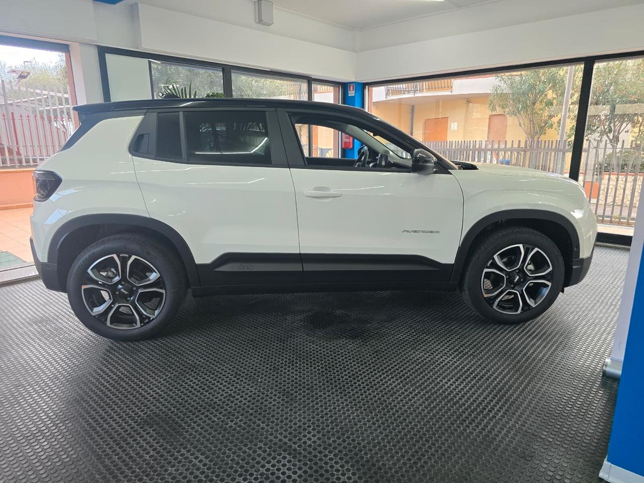 NUOVA Jeep Avenger 1.2 Turbo 100 CV Longitude