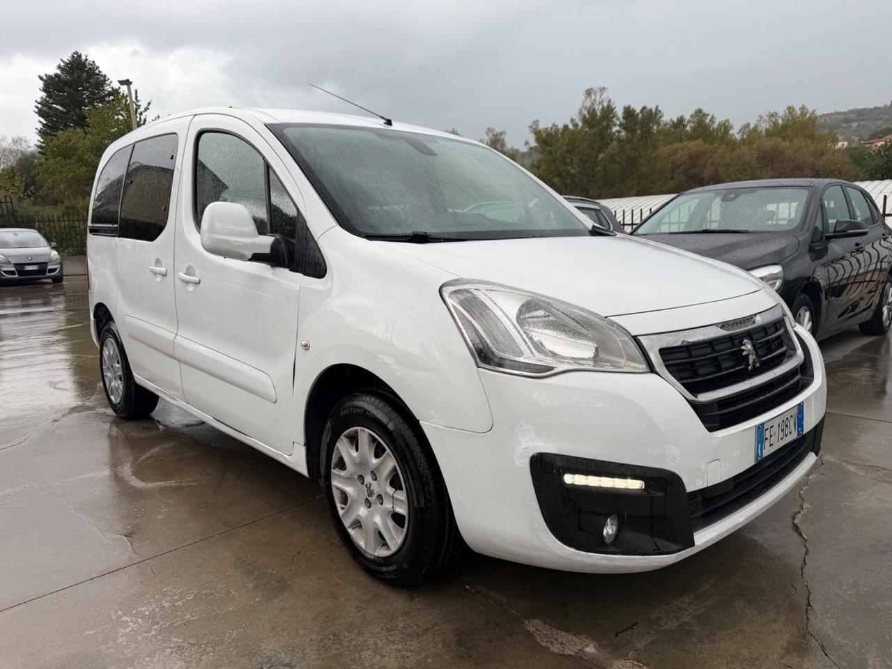 Peugeot Partner Tepee BlueHDi 100 / 5porti
