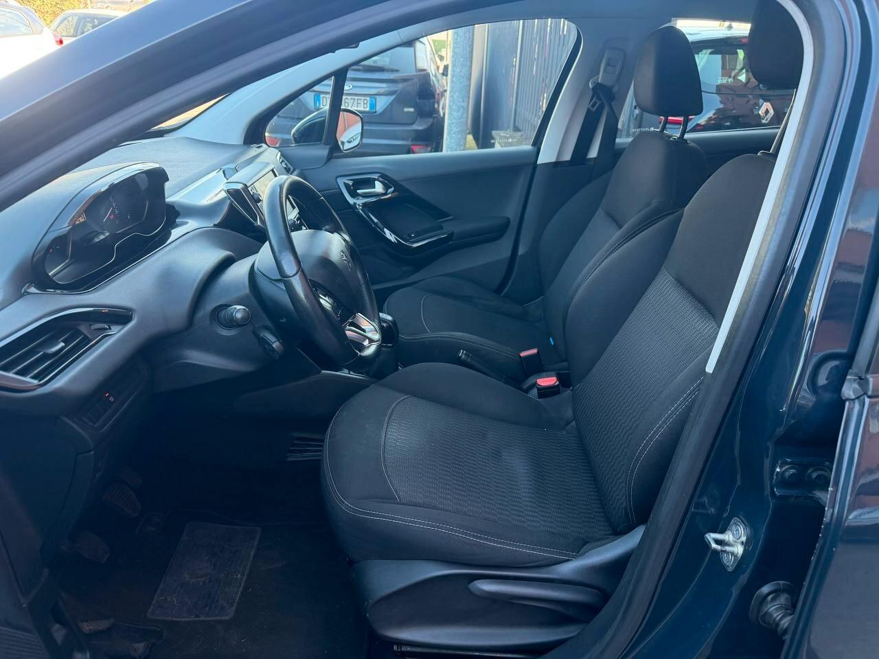 Peugeot 208 PureTech 82 5p. GPL Allure