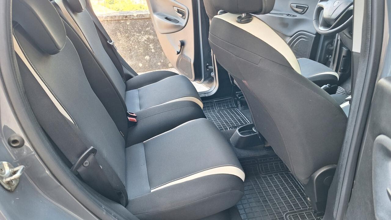 Lancia Ypsilon 0.9 TwinAir 85 CV 5 porte Metano Ecochic Elefantino