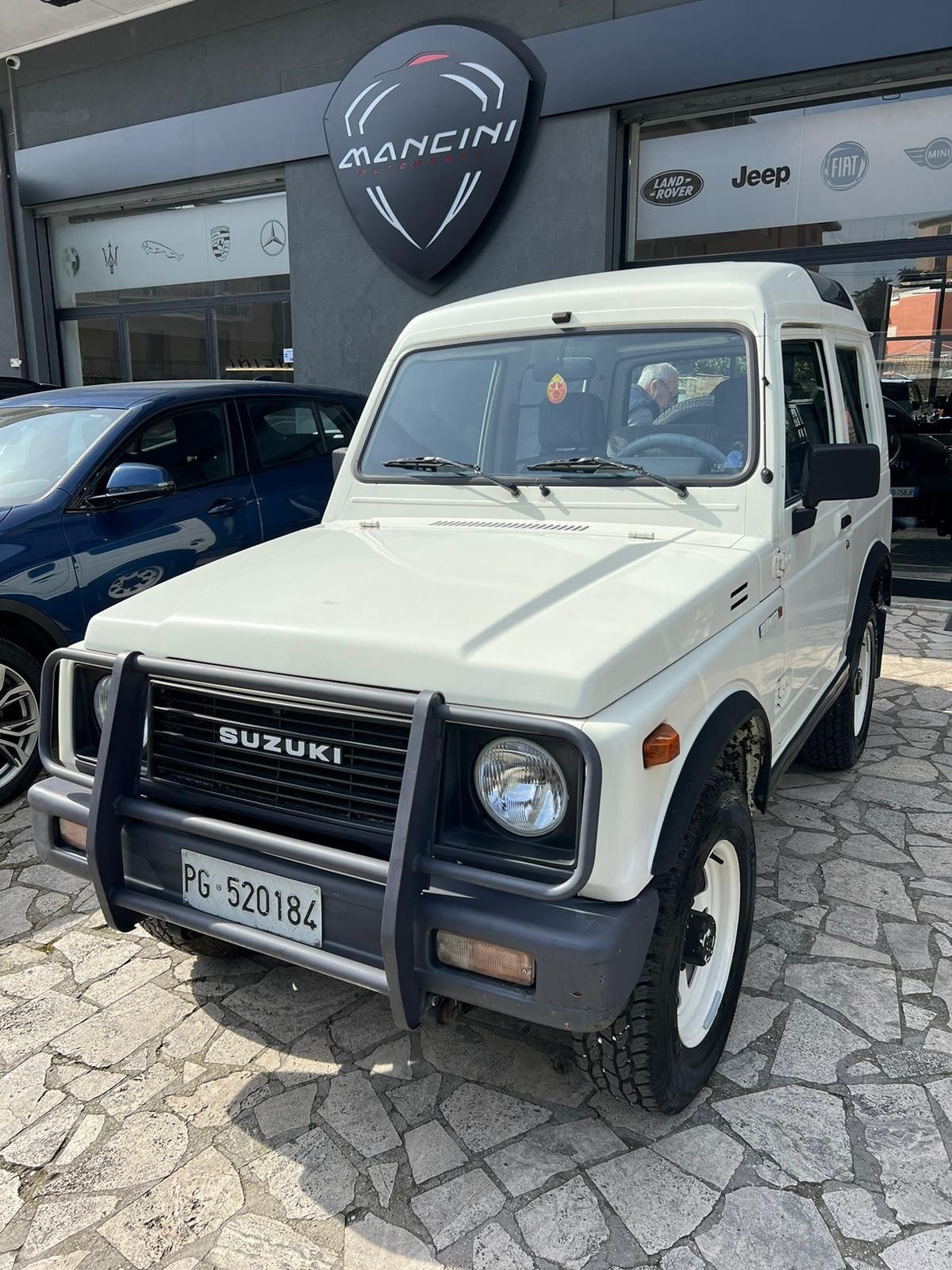 Suzuki SJ 413 SUZUKI SJ 413