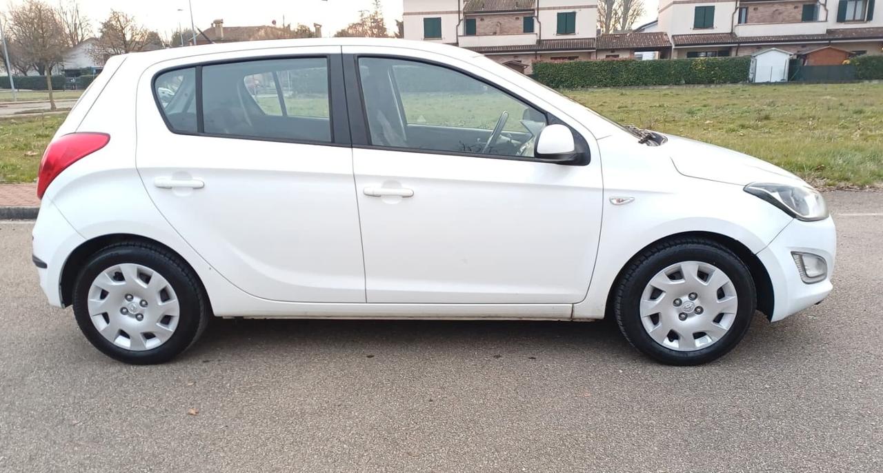 Hyundai i20 1.2 5p. Econext Sound Edition