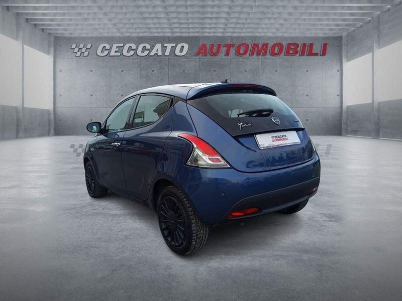 Lancia Ypsilon Ypsilon 1.0 firefly hybrid Silver s&s 70cv 5p.ti