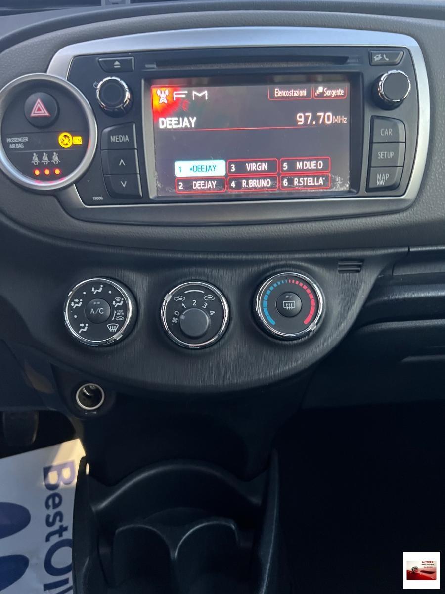 TOYOTA - Yaris - 1.0 5 porte Lounge