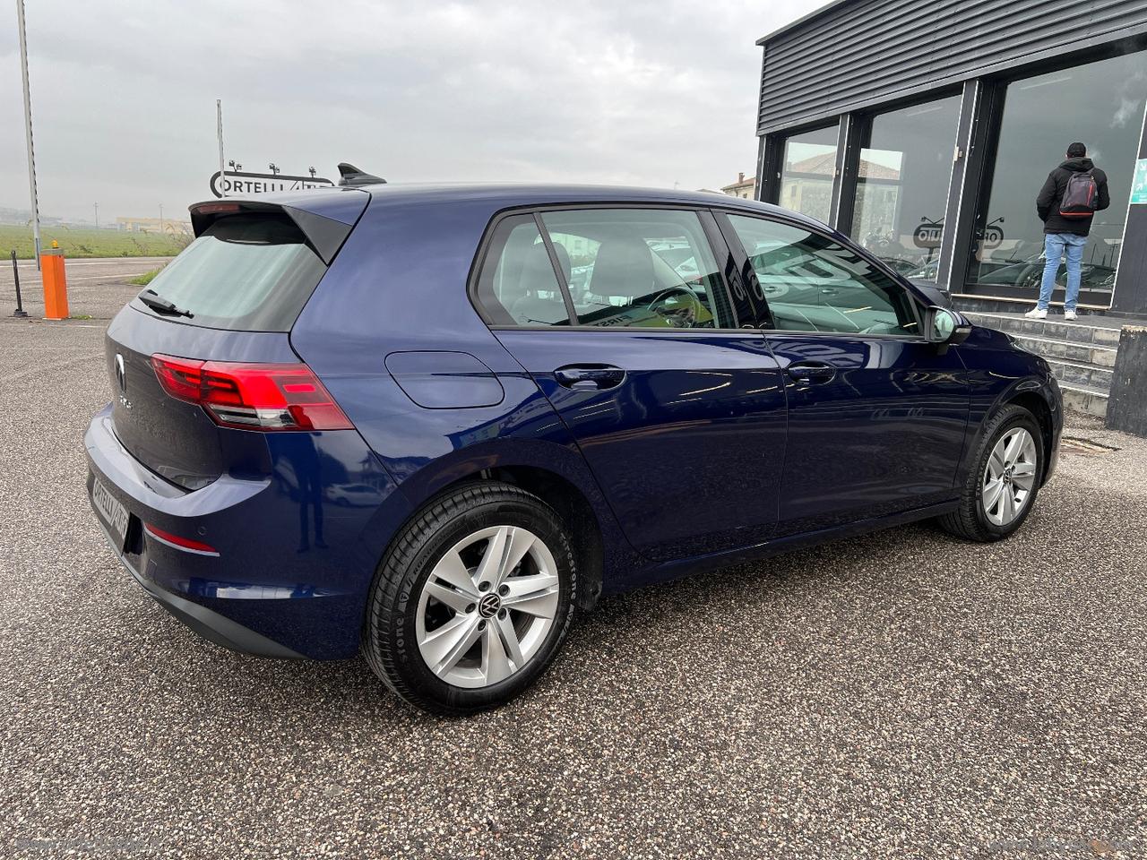 VOLKSWAGEN Golf 2.0 TDI DSG SCR Life IVA DEDUCIBILE