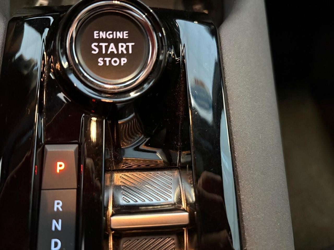 Alfa Romeo Junior Hybrid 145 eDCT6 SPOTICAR