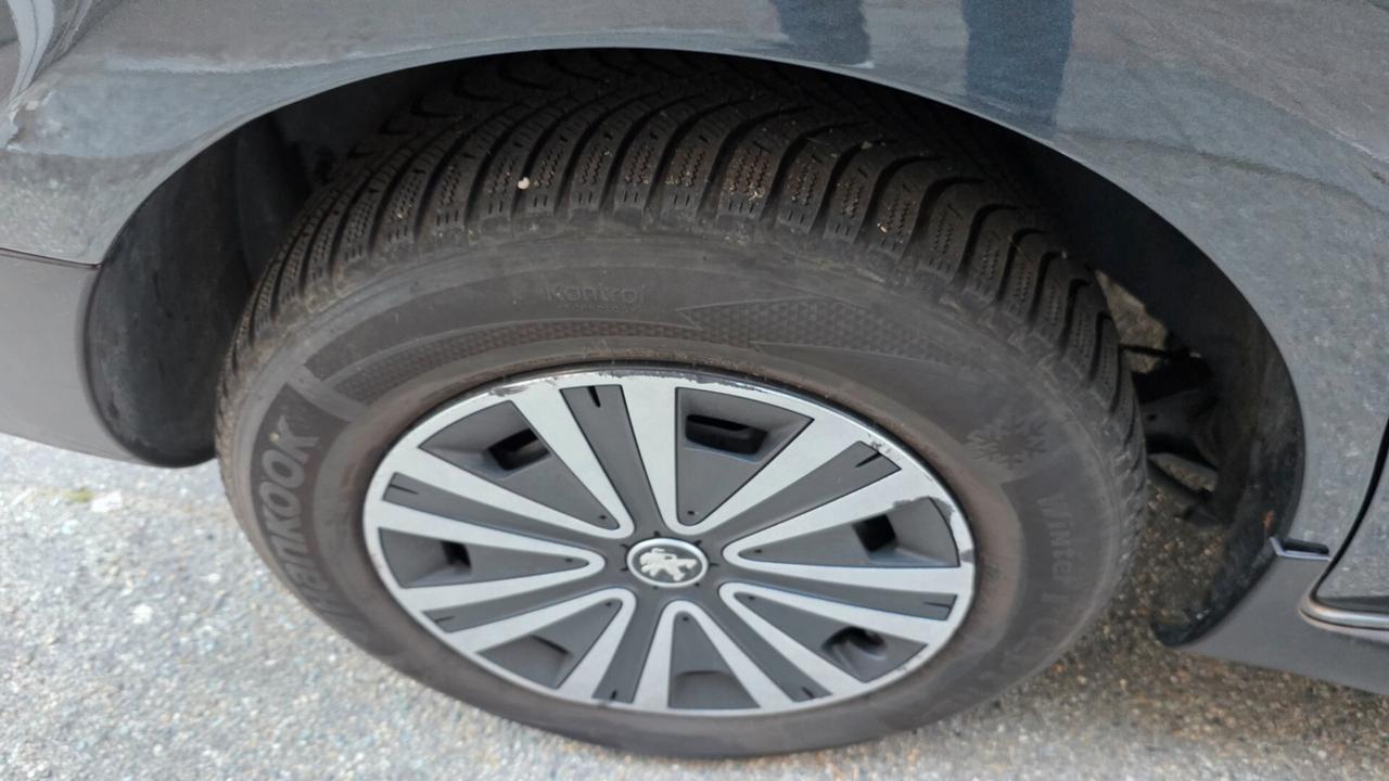 Peugeot Partner Tepee BlueHDi 120 S&S Outdoor