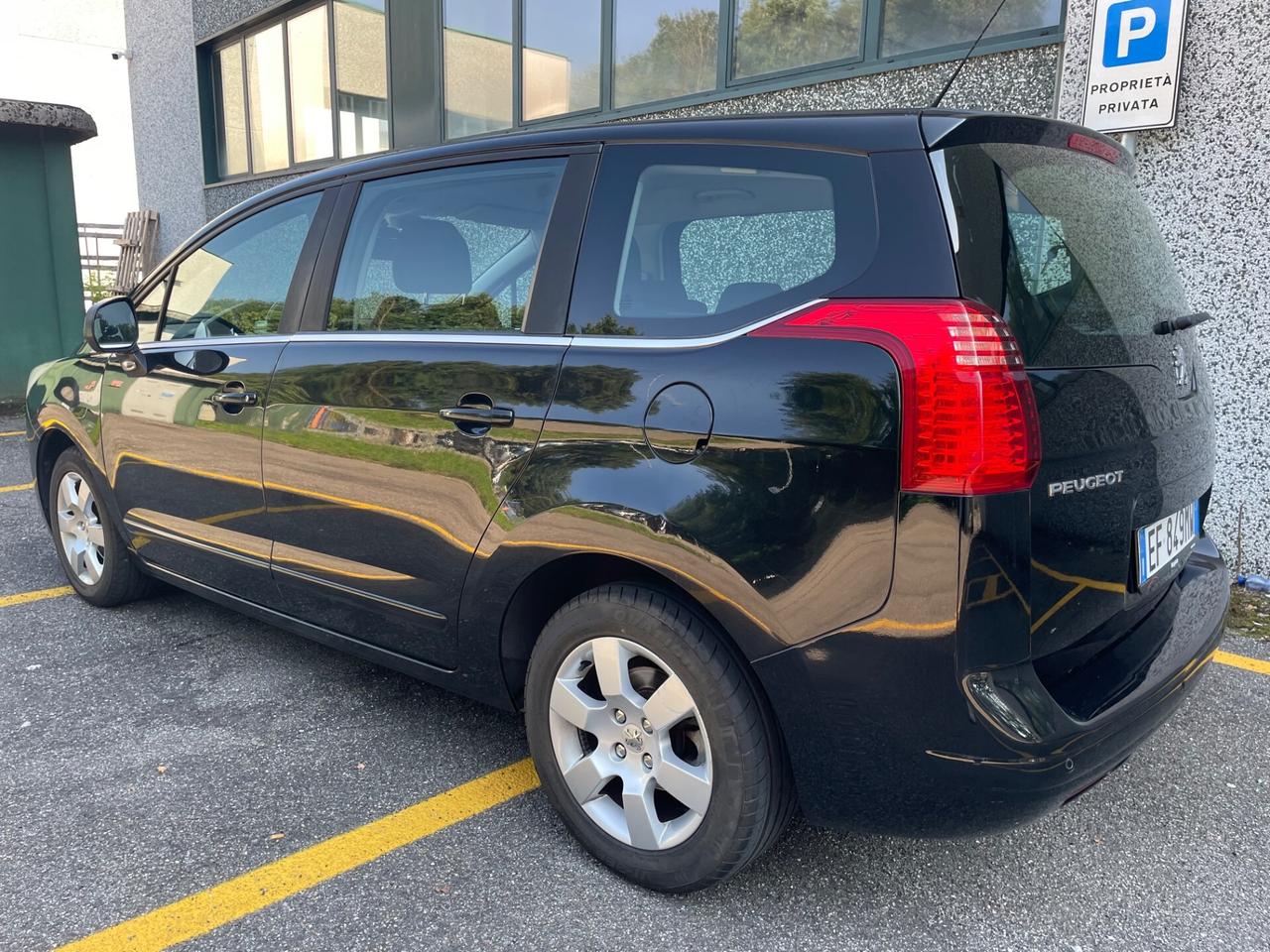 Peugeot 5008 1.6 VTi 120CV*7 posti*Neopatentati*