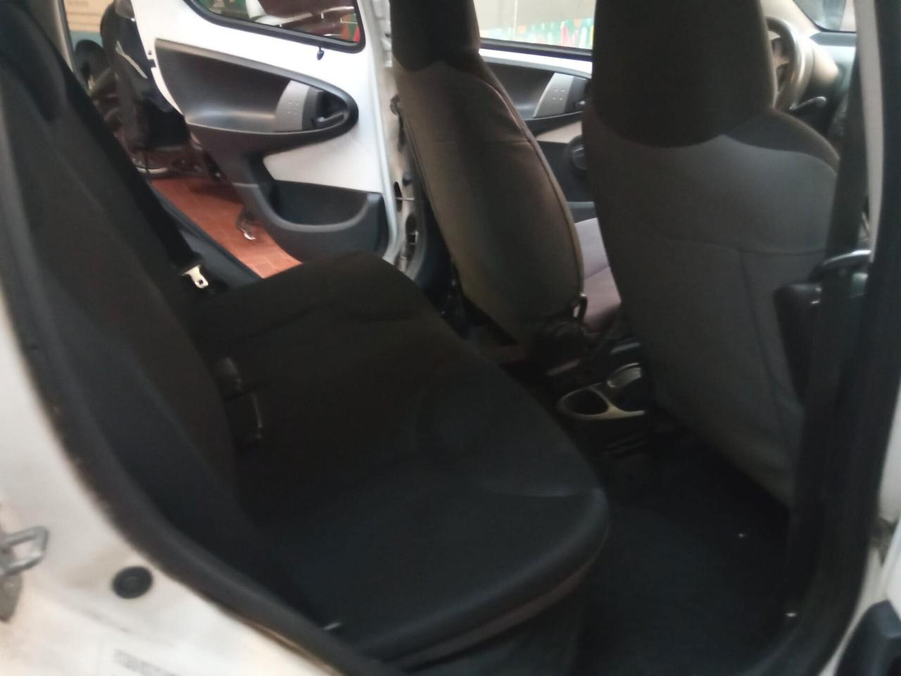 Toyota Aygo 1.0 12V VVT-i 5 porte Cool Soda Connect