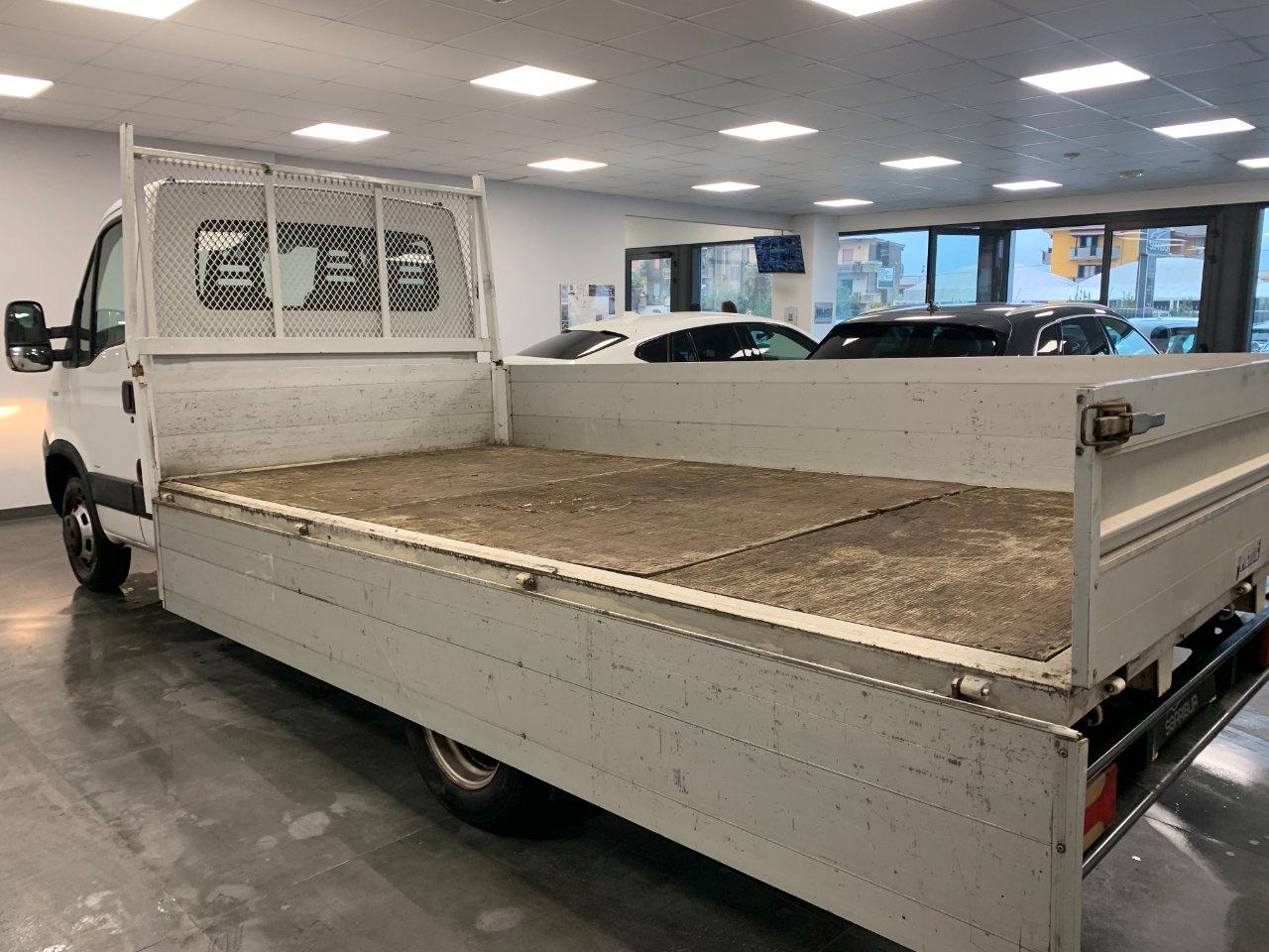 IVECO Daily Cassone Fisso 35 C 12 3 Posti