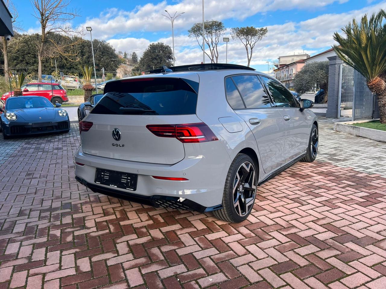 Volkswagen Golf 8.5 2.0 tdi R-Line 150cv DSG