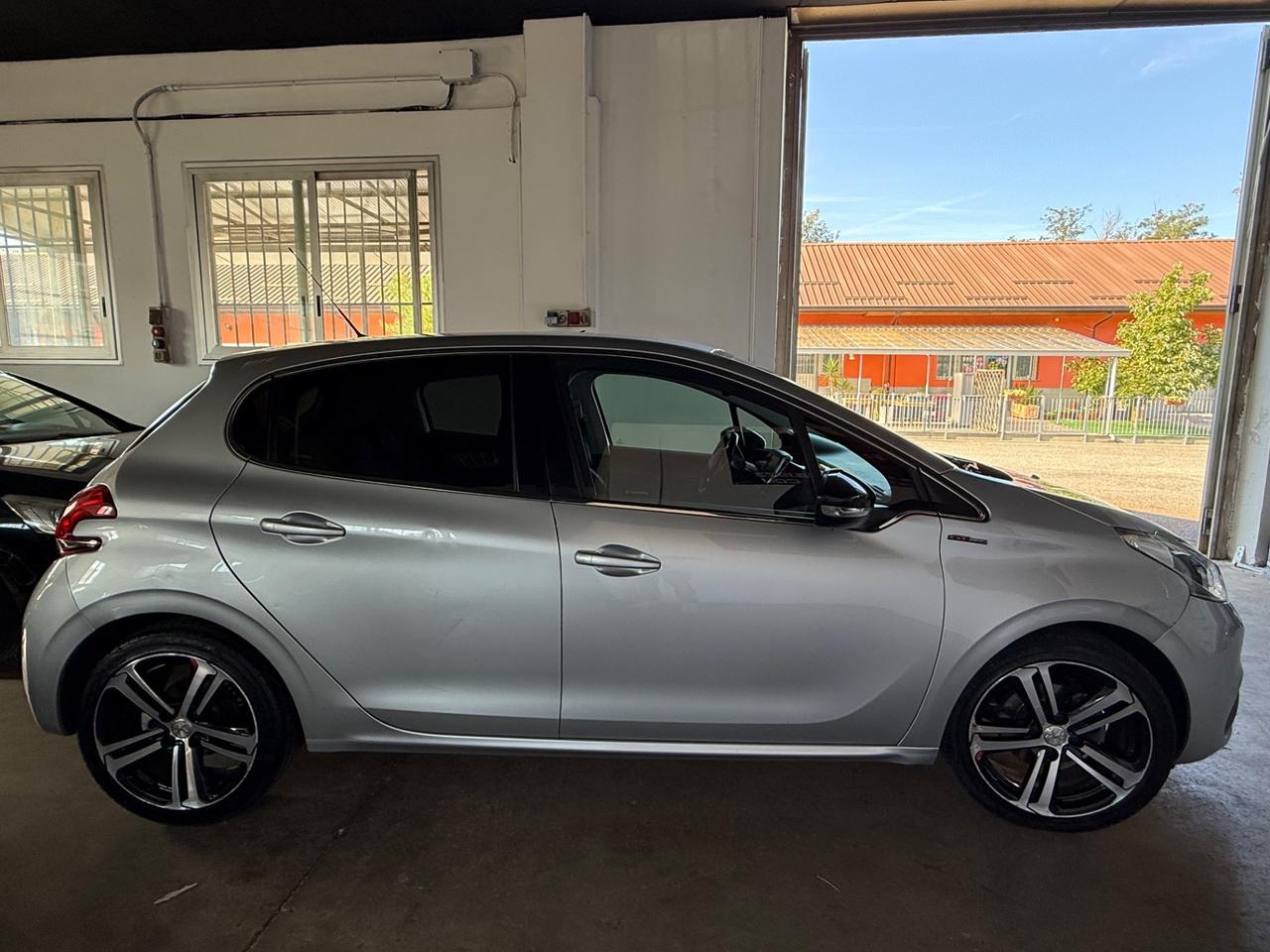 Peugeot 208 BlueHDi 5 porte GT Line