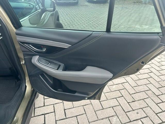 Subaru OUTBACK 2.5i Lineartronic 4dventure