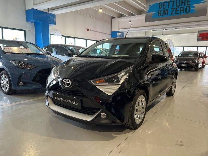 Toyota Aygo Connect 1.0 VVT-i 72 CV 5 porte x-play