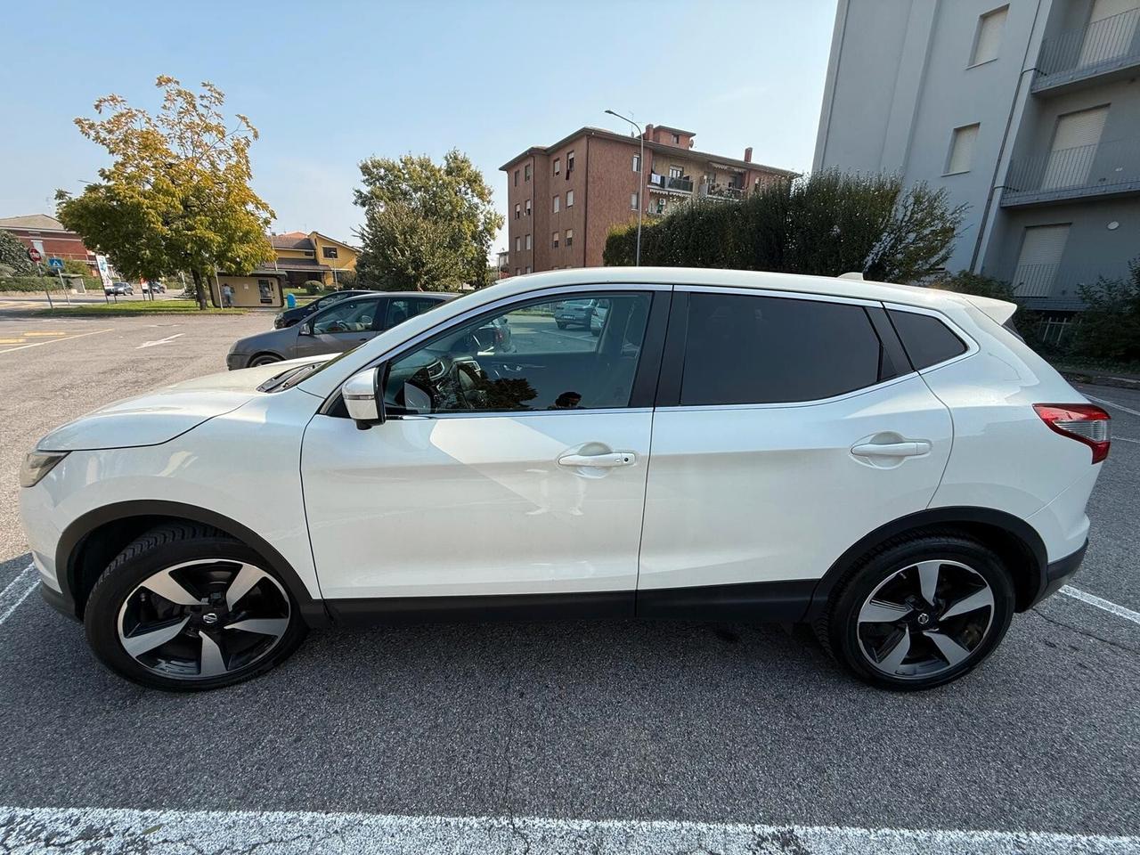 Nissan Qashqai 1.6 dCi DPF 360
