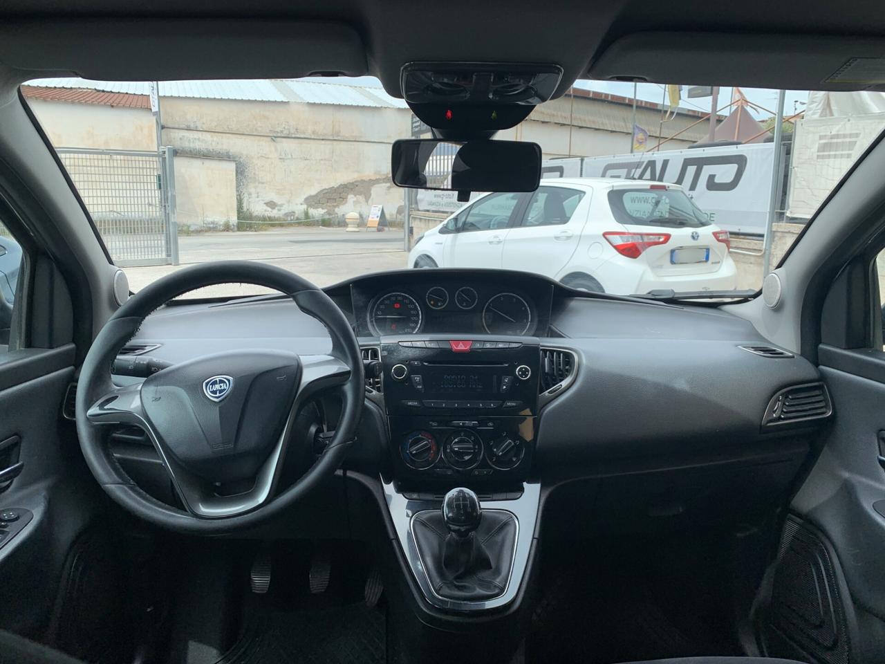 Lancia Ypsilon 1.3 MJT 95CV 5P
