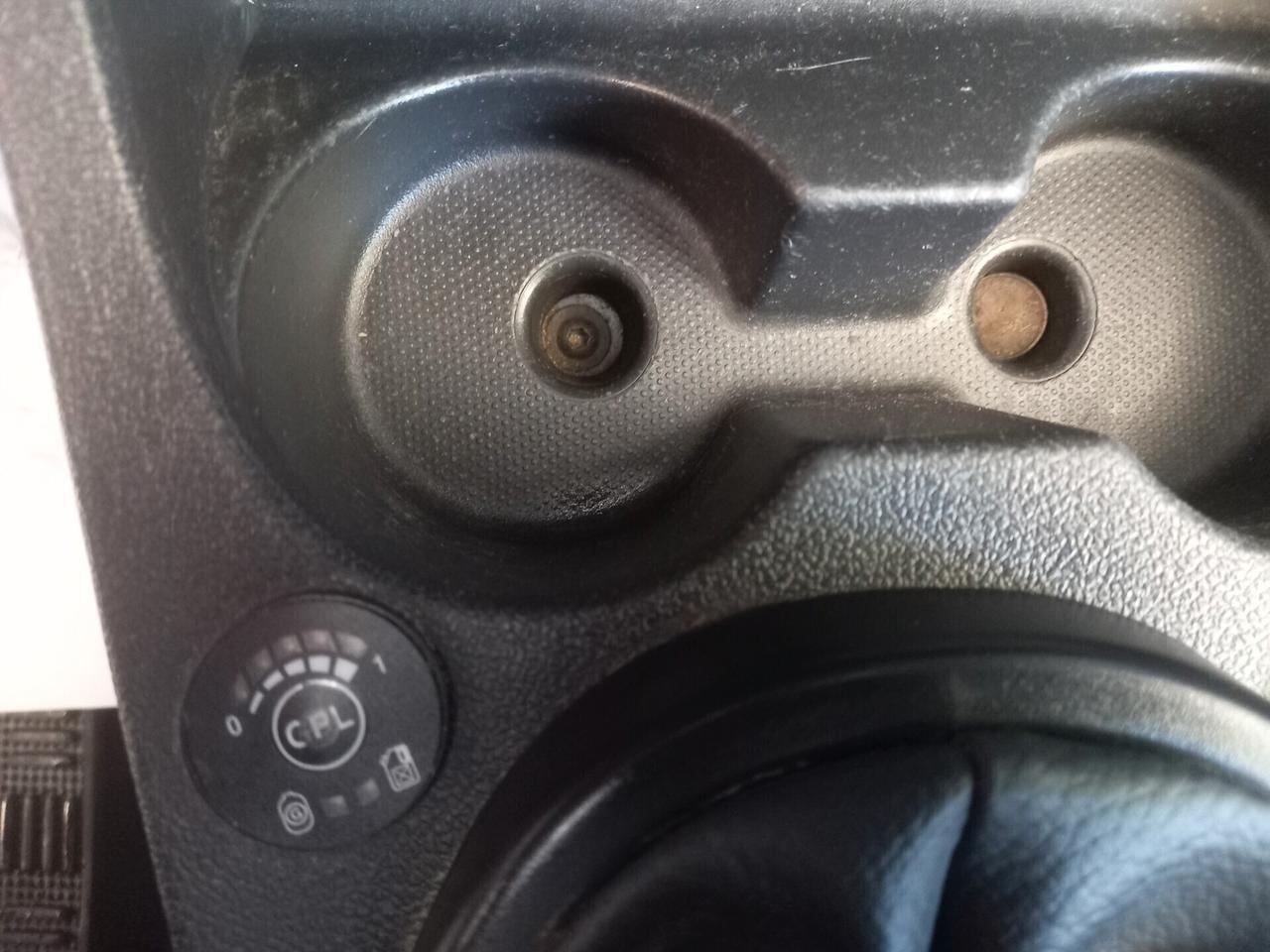 Dacia Duster 1.6 Gpl di Serie 105CV 4x2 Lauréate