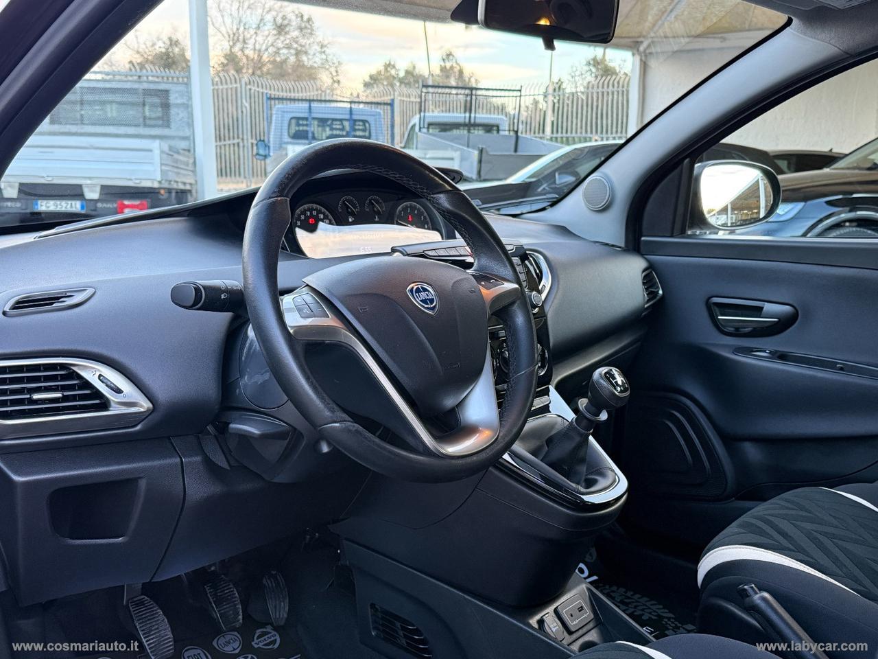 LANCIA Ypsilon 1.2 69 CV 5p. Gold