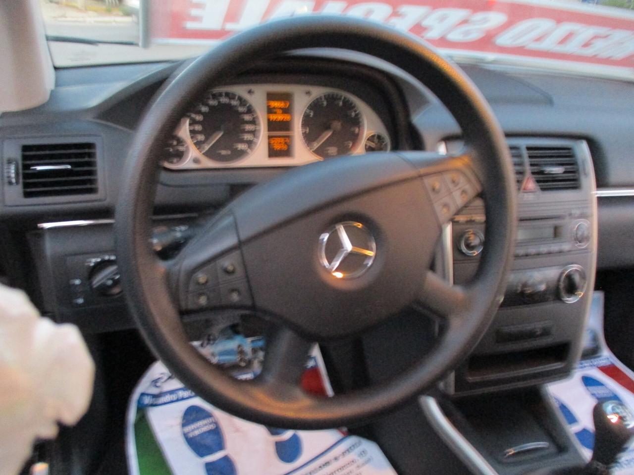 Mercedes-benz B 180 MOLTO BELLO 2011