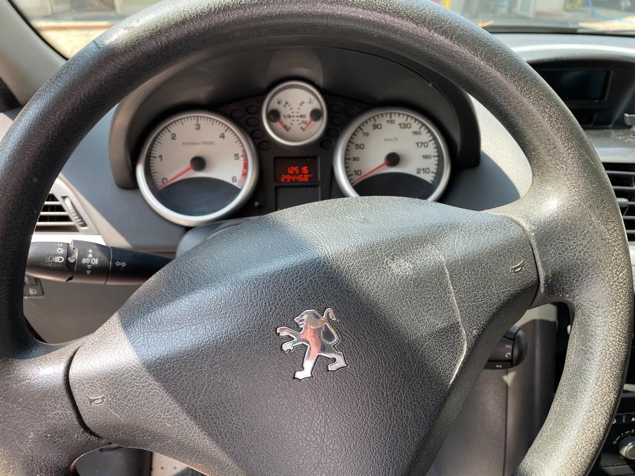 Peugeot 207 1.4 HDi 70CV 3p. XS