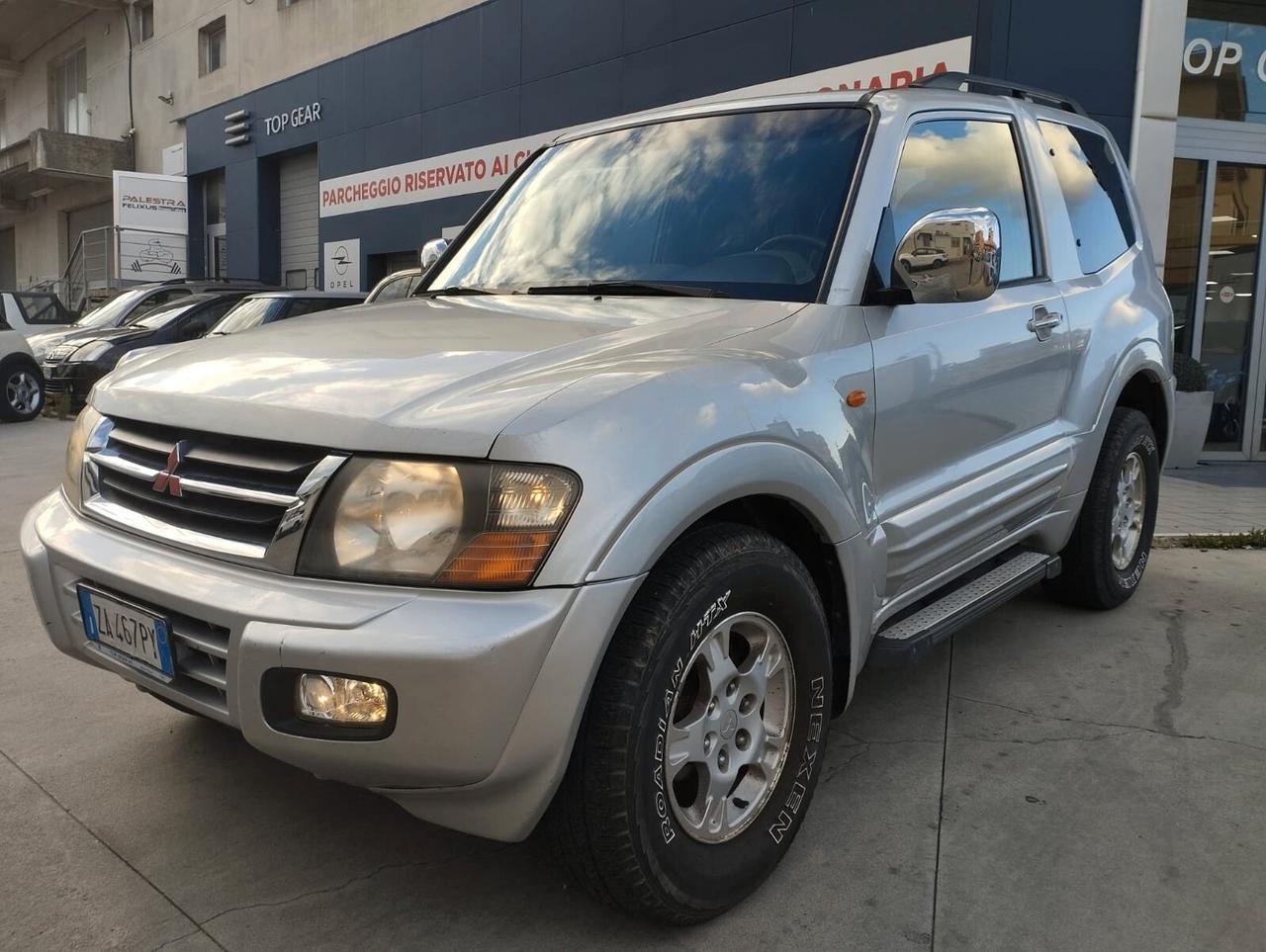 Mitsubishi Pajero 3.2 16V DI-D 3p. GLS2 Autocarro