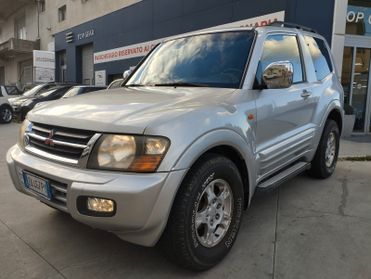 Mitsubishi Pajero 3.2 16V DI-D 3p. GLS2 Autocarro