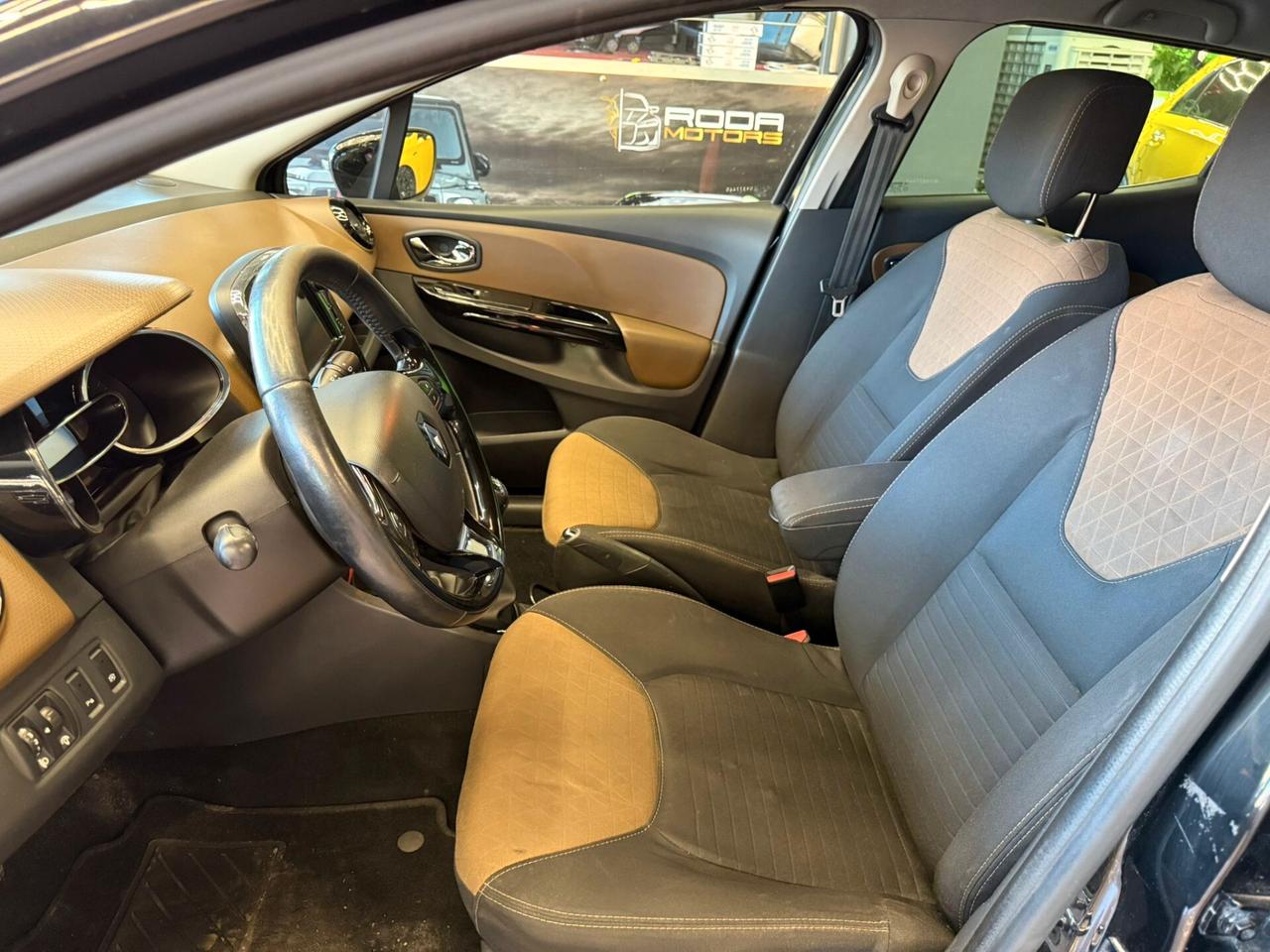 Renault Clio 1.5 dCi 8V 90CV EDC 5 porte Energy TETTO Panoram