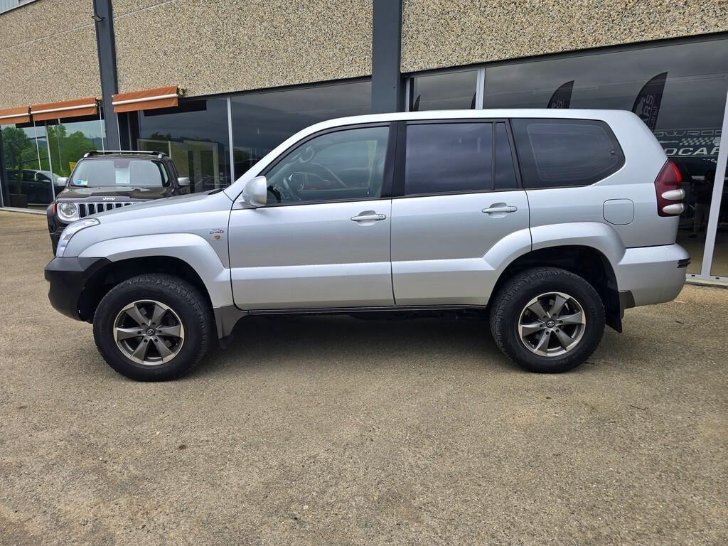 Toyota Land Cruiser 3.0 D-4D WAGON 8 POSTI