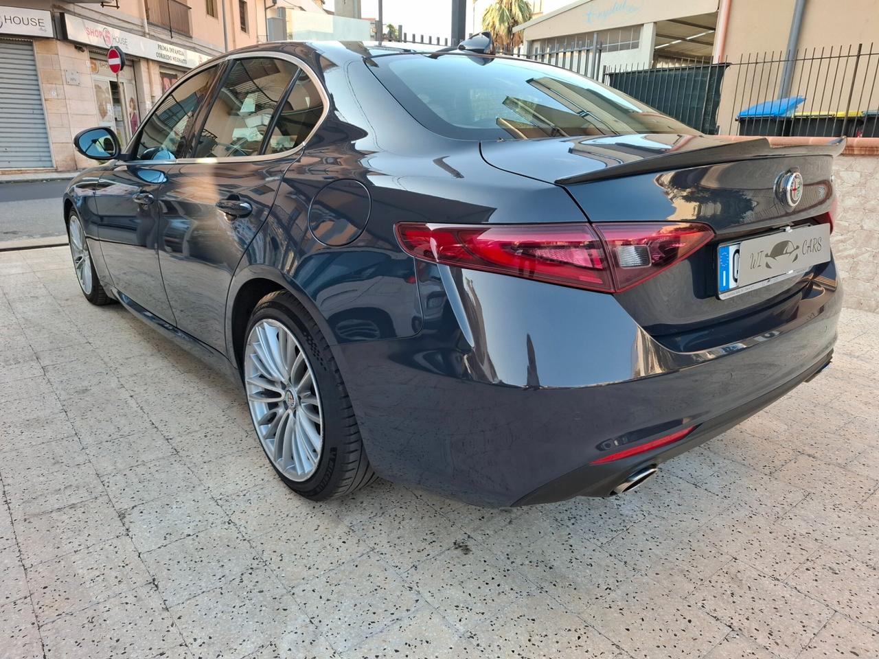 Alfa Romeo Giulia - 2.2 Super 180 CV CARPLAY/KEYLESS/DAB /LED