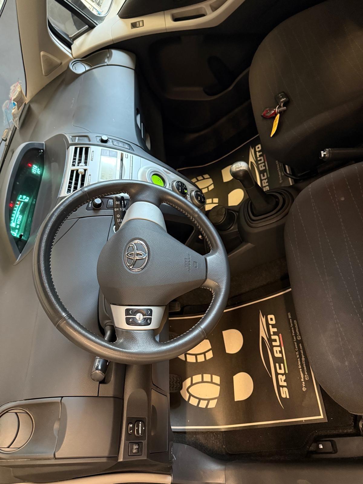 Toyota Yaris 1.0 5 porte Sol