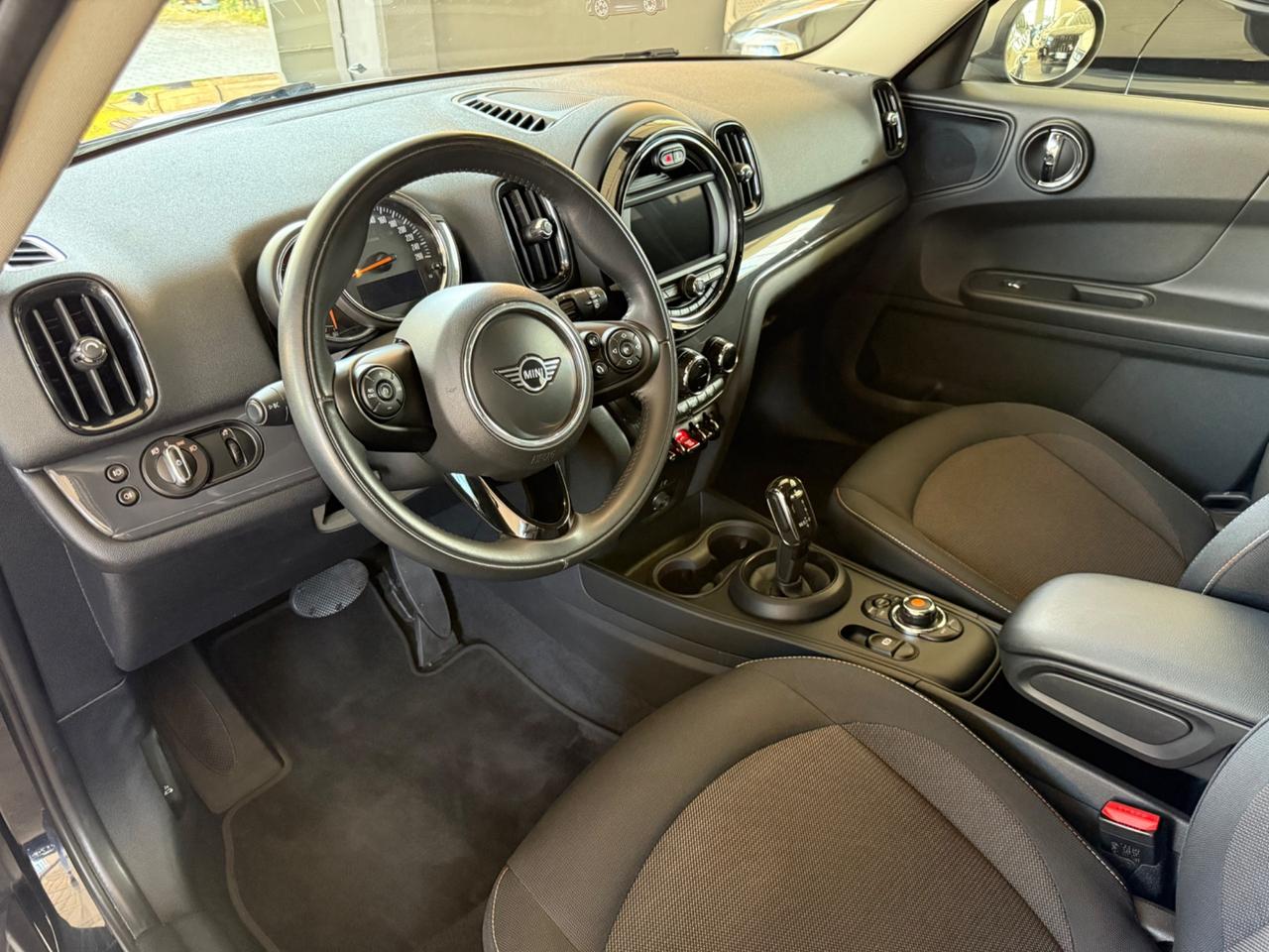 Mini Cooper Countryman 1.5 Hype CAMBIO AUTO UNICO PROP