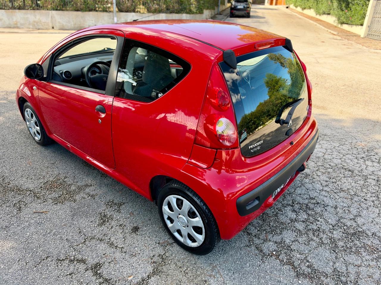 Peugeot 107 1.0 benzina neopatentati uniproprietà