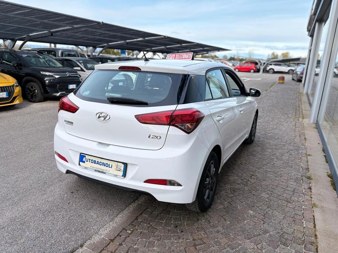 Hyundai i20 BLACKLINE 1.2 75 CV 5 porte UNICO PR.