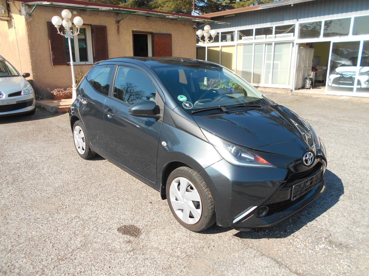 Toyota Aygo 1.0 12V VVT-i 5 porte Lounge Connect