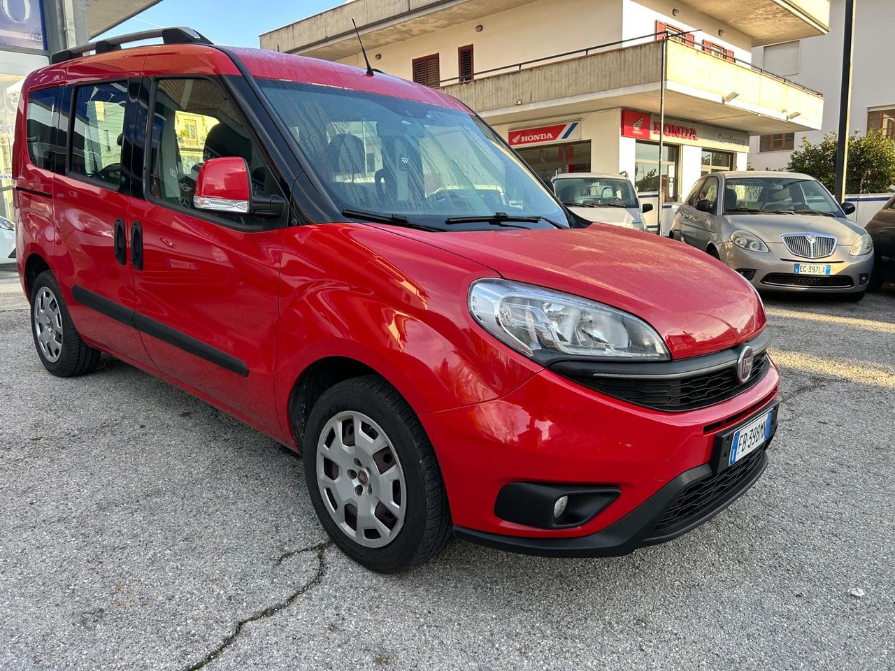 Fiat Doblo 1.4 T-Jet 5 POSTI “ COME NUOVO “