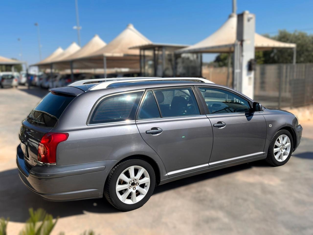 Toyota Avensis 2.0 D-4D 16V Station Wagon