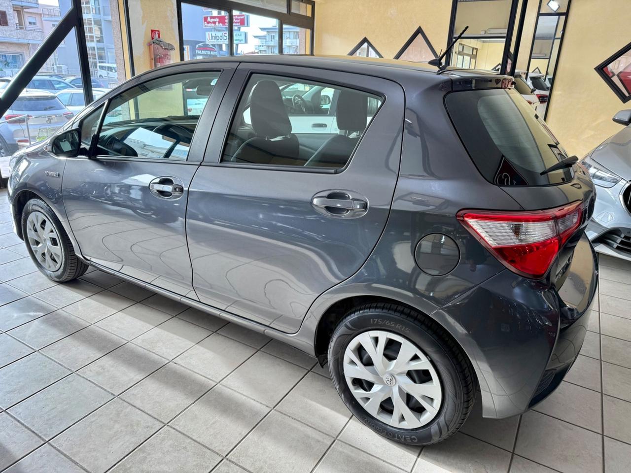 Toyota Yaris 1.5 Hybrid 5 porte Business