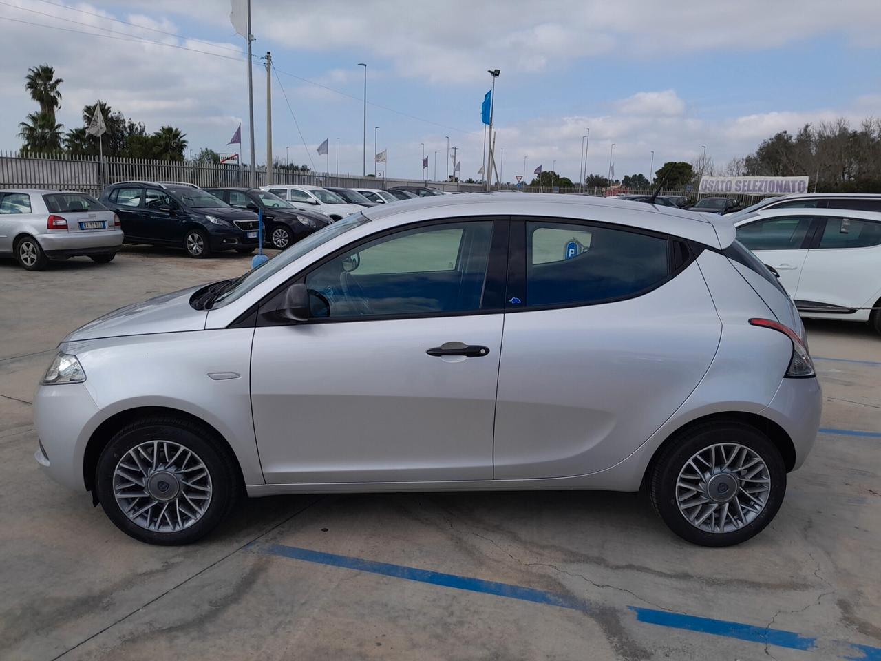 LANCIA YPSILON GOLD 1.2 BENZINA 5 PORTE