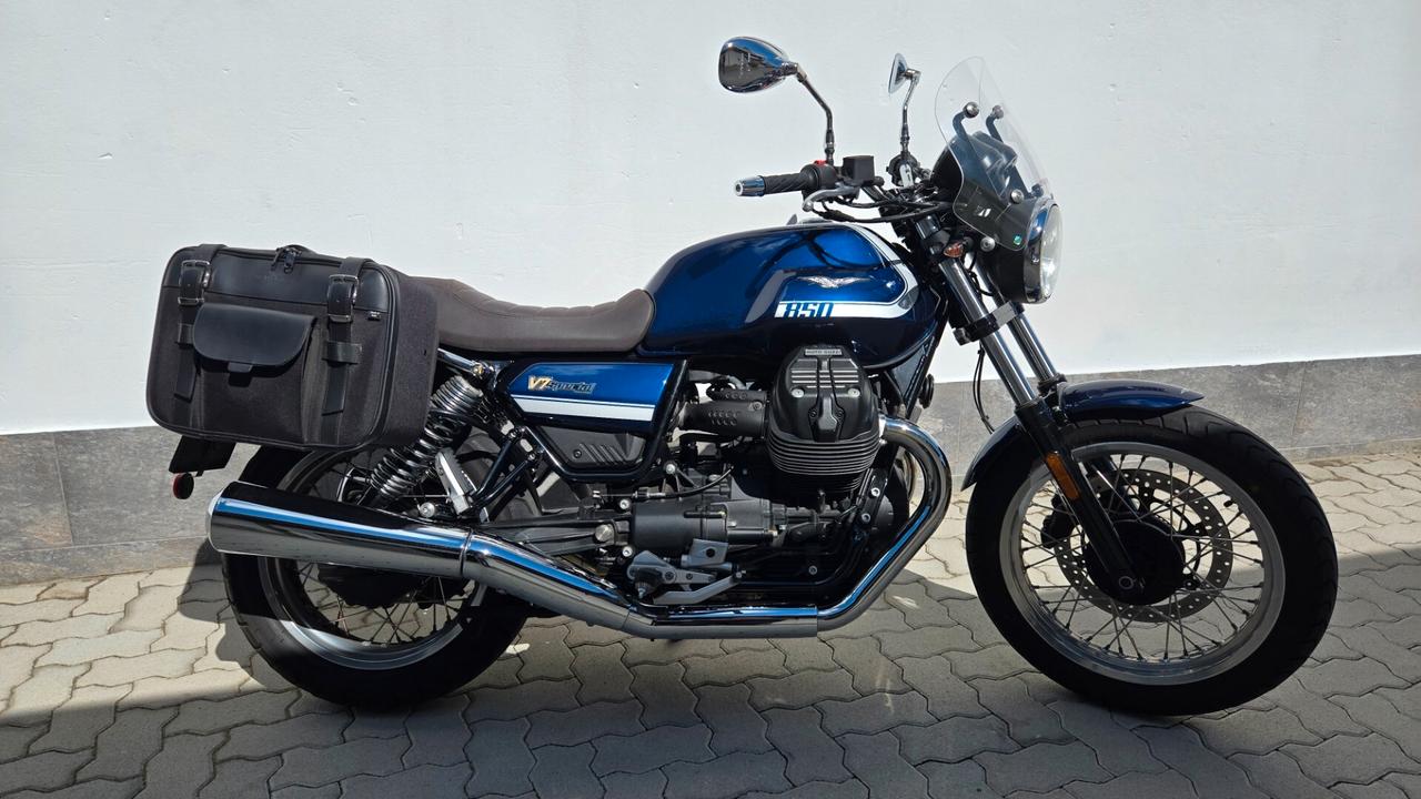 Moto Guzzi V7 SPECIAL ABS