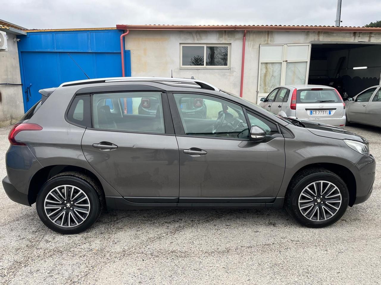 Peugeot 2008-1.6 blue hdi-full-2018