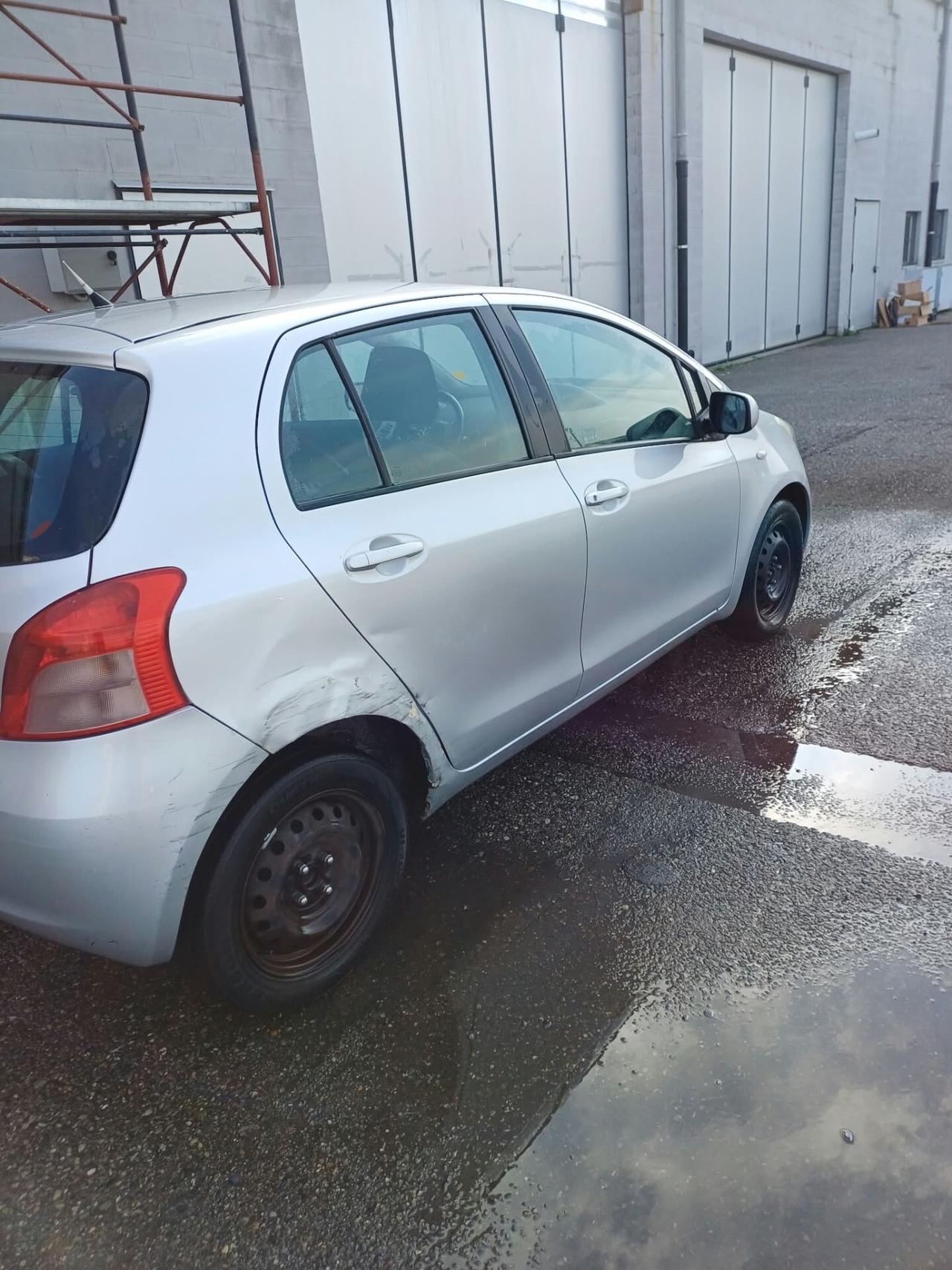 Toyota Yaris 1.3 5 porte
