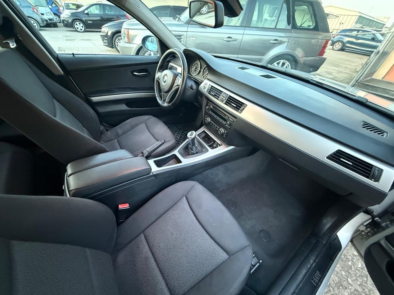 BMW 318d 143CV XENON Touring Futura NEOPATENTATI