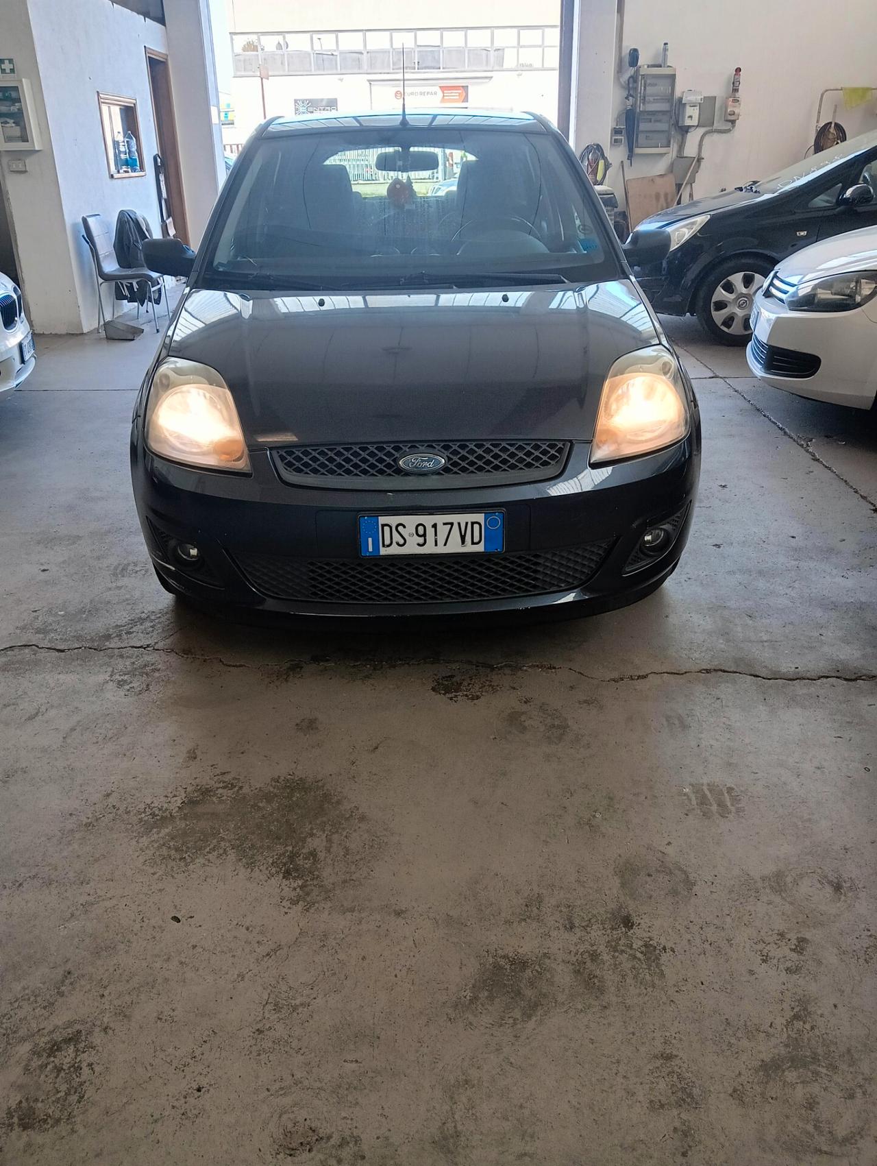 Ford Fiesta 1.2 16V 5p. Ghia