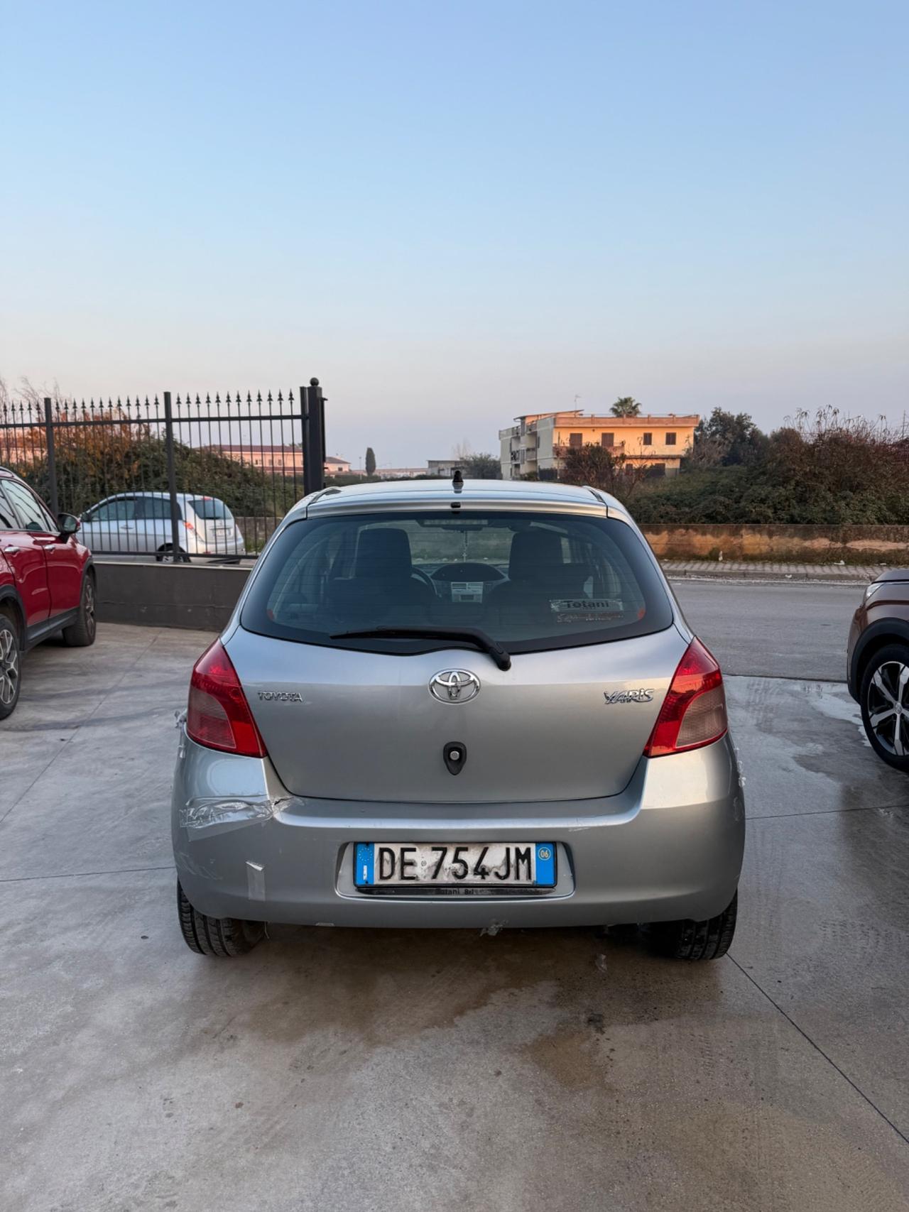 Toyota Yaris 1.0 5 porte Sol