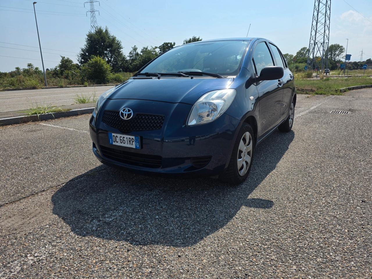 Toyota Yaris 1.0 5 porte
