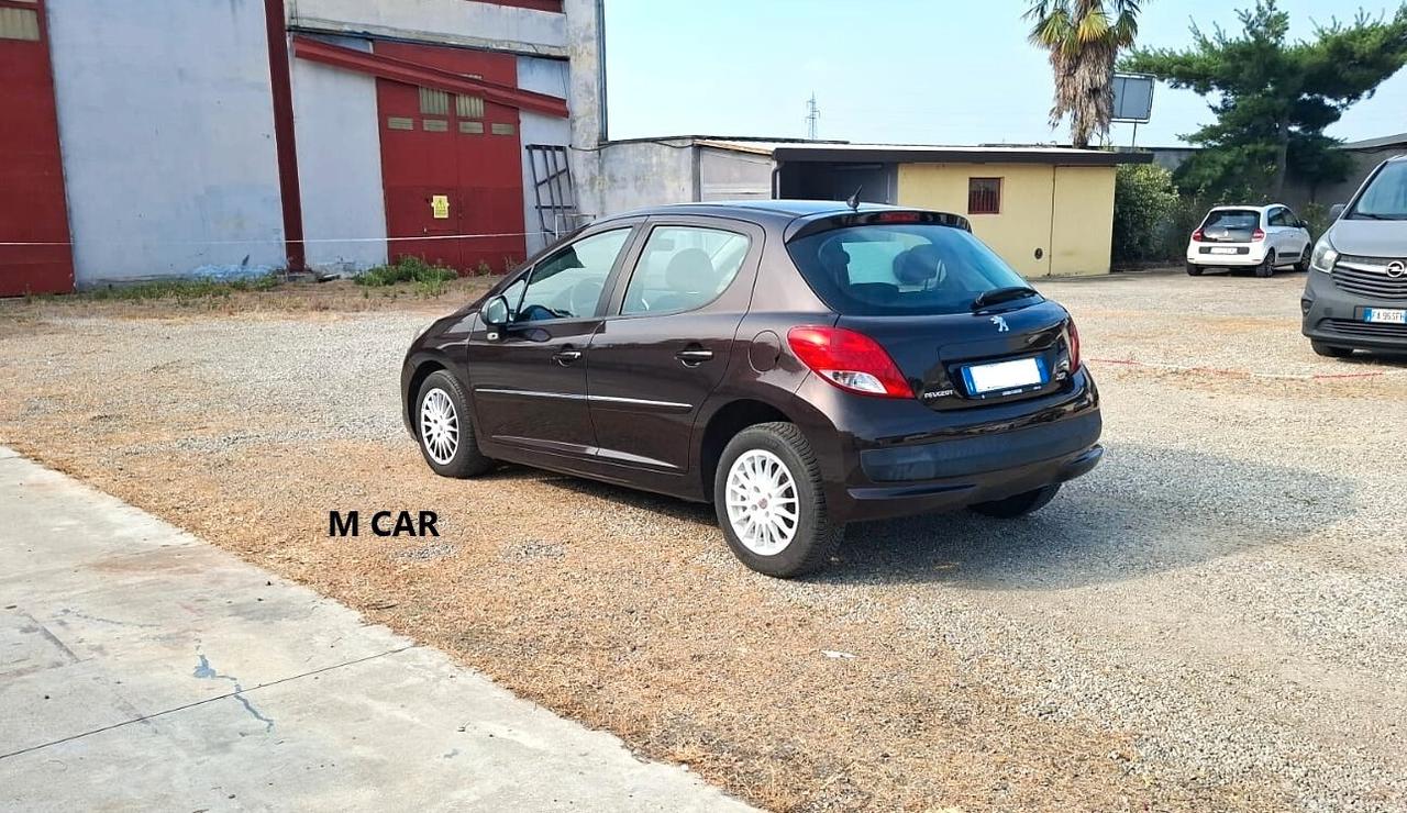 Peugeot 207 1.4 8V 75CV 5p. Active