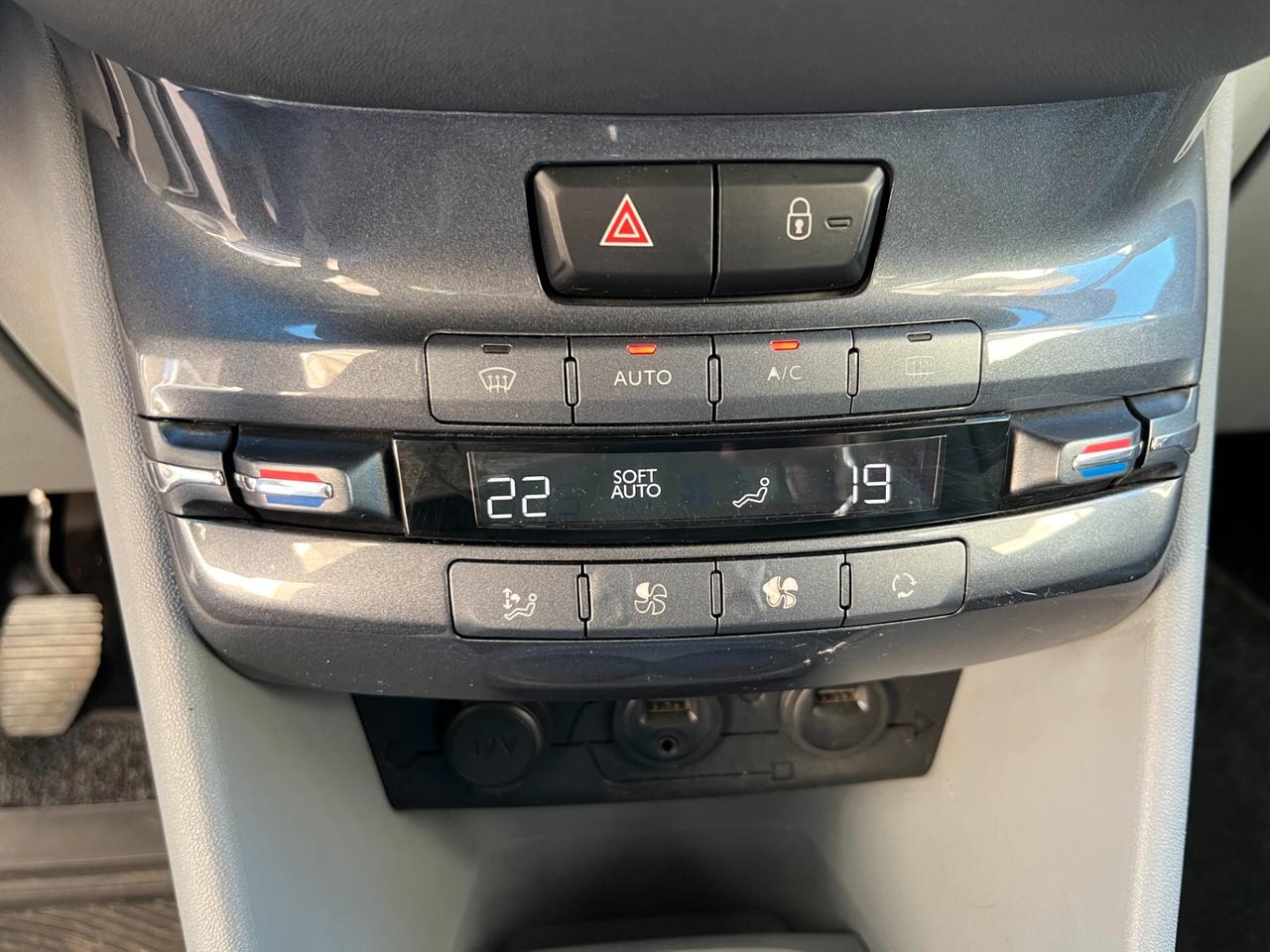 Peugeot 208 1.4 HDi 68 CV 5 porte Allure