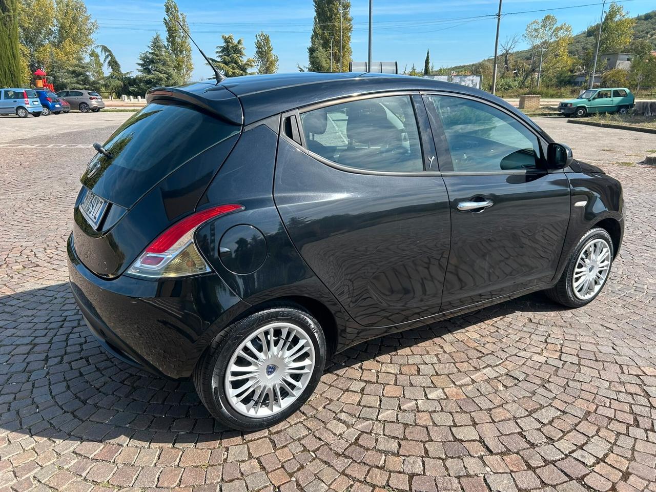 Lancia Ypsilon 1.2 69 CV 5 porte GPL Ecochic Gold