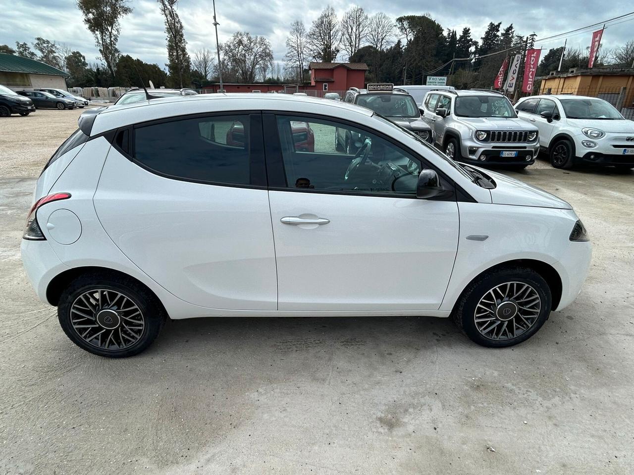 Lancia Ypsilon 1.0 FireFly 5 porte S&S Hybrid Gold - (Offerta del Mese!) - Unico proprietario - 31.280 KM